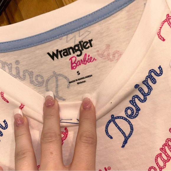 Wrangler x Barbie Boyfriend Tee - Picture 7 of 9